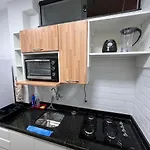 Quarto E Sala Com Varanda