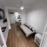 Quarto E Sala Com Varanda